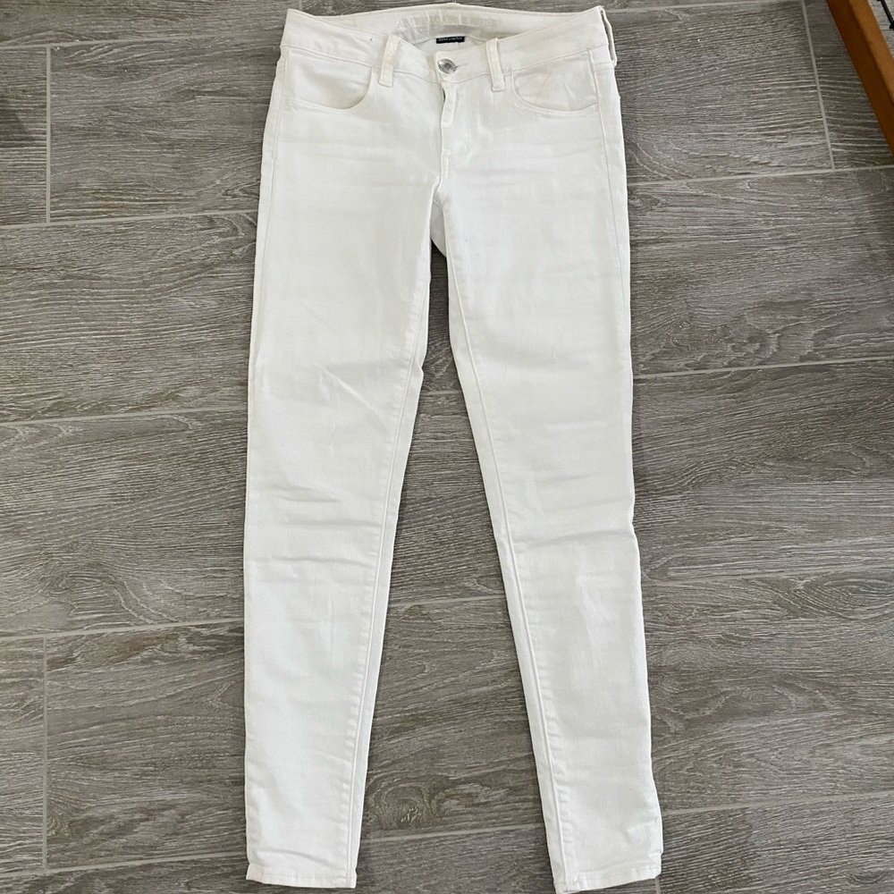 White AE skinny jeans
